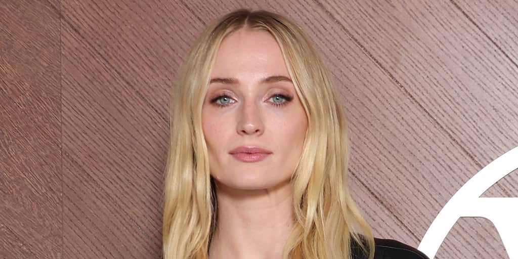 Sophie Turner Reveals Relationship Status Amid Chris Martin Dating Rumors