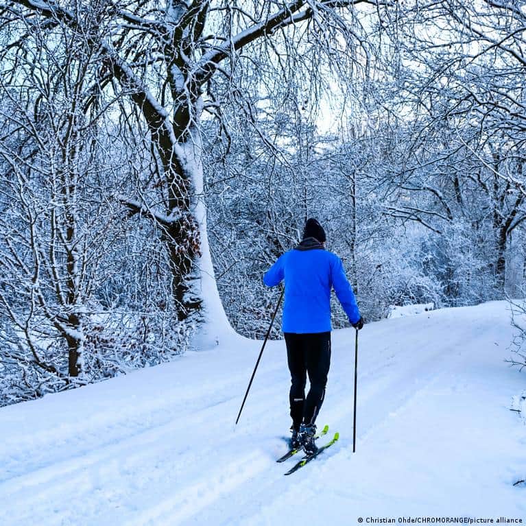 Cold snap hits Europe, disrupting travel