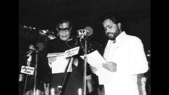 Siddaramaiah surpasses Devraj as longest-serving K’taka CM, says hope to complete 5-yr term