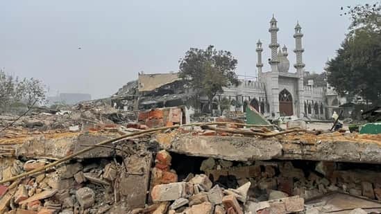 Tear gas, bulldozers as MCD carries out late-night demolition drive near Delhi's Faiz-e-Elahi mosque
