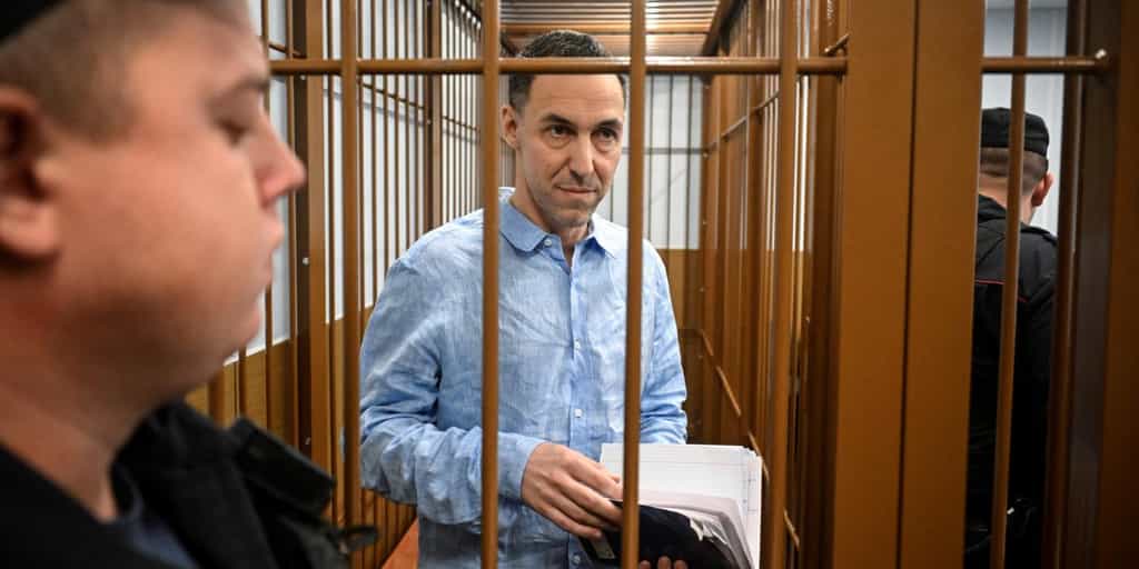 EN DIRECT, guerre en Ukraine : le Français Laurent Vinatier, en prison en Russie depuis 2024, libéré en échange d’un basketteur russe détenu en France, annonce le FSB