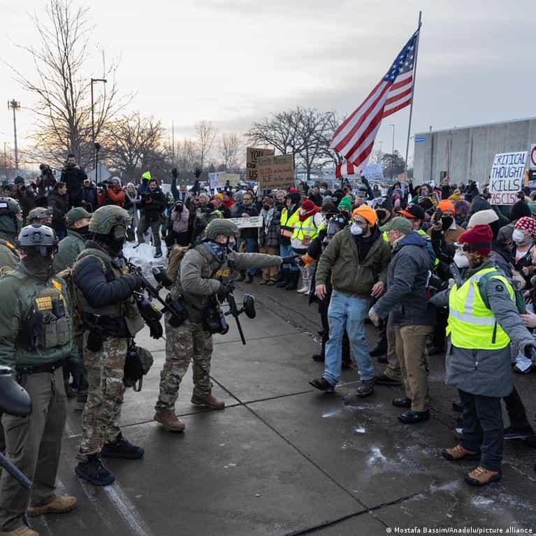 US: Protesters, officers clash after Minneapolis shooting