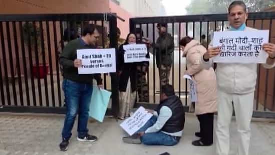 ED vs TMC drama now at Amit Shah's doorstep; Mahua Moitra, other MPs detained amid protest outside his office