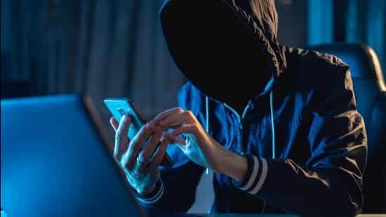 Police bust gang that preyed on Indians with terror probe threat