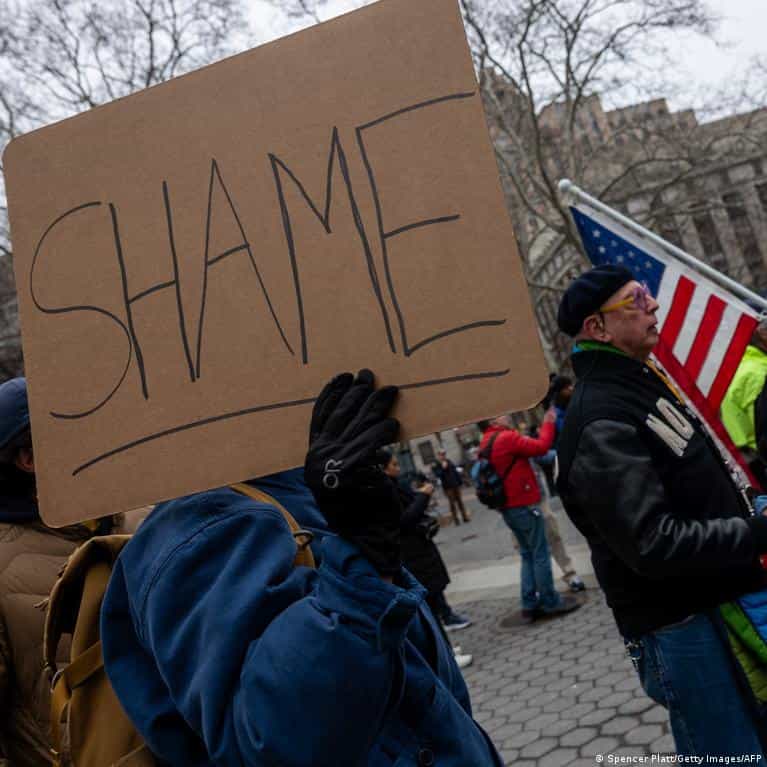 US: Hundreds of rallies held over ICE shootings