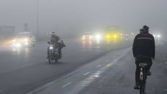 Delhi wakes up to chilly morning as AQI improves to ‘poor’; IGI airport issues advisory