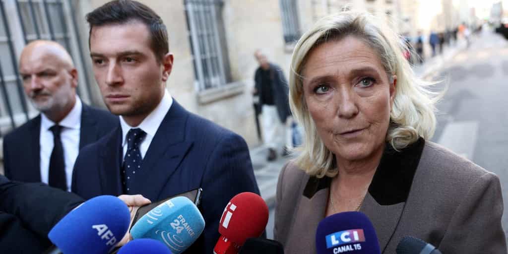 Marine Le Pen subit une érosion de son image : les électeurs du RN lui préfèrent Jordan Bardella