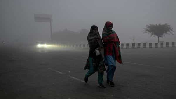 Delhi shivers: Palam records second-coldest January night since 2010 | Today News