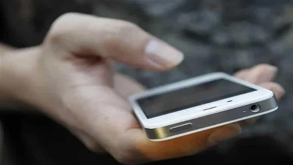 India proposes forcing smartphone makers to give source code in security overhaul