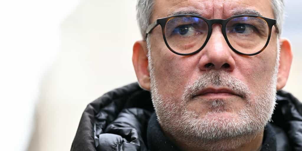 Les députés socialistes ne voteront pas les motions de censure du RN et de LFI sur le Mercosur, dit Olivier Faure