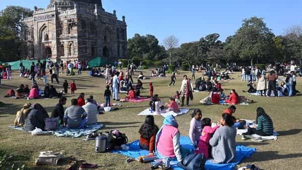 Delhi freezes amid IMD's two-day orange alert for cold wave; Ayanagar temp plunges to record 2.9°C | Today News