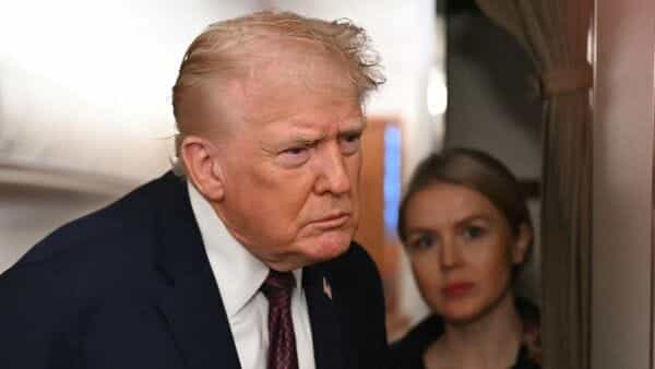 ‘I’m not grabbing Karoline’: Trump jokes on turbulent flight back from Mar-a-Lago | Video | Today News