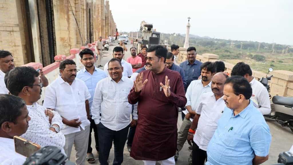 BJP assassinated Mahatma Gandhi for second time by changing MGNREGA name: Karnataka Minister