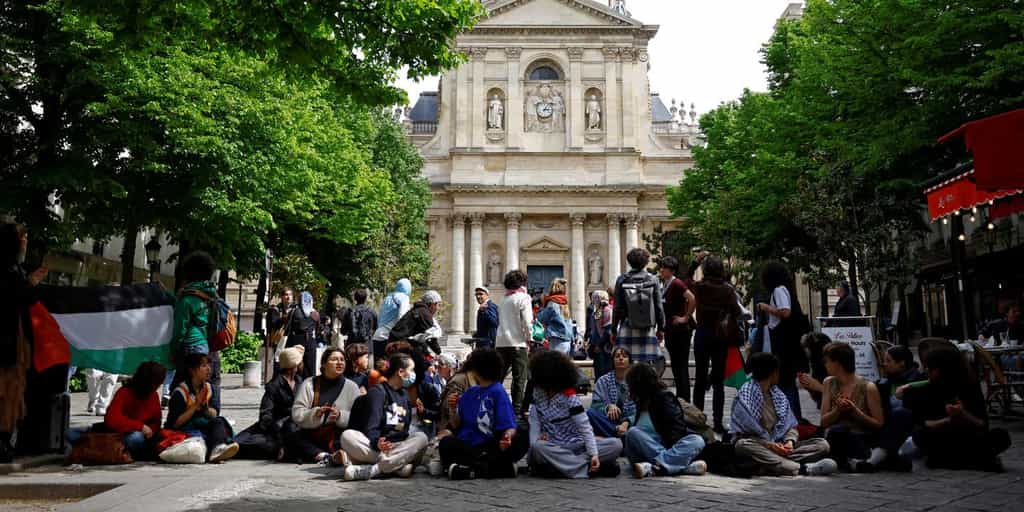 Entre le monde politique et les universités françaises, une défiance qui monte