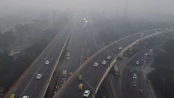 Weather update: Cold wave grips Delhi-NCR, minimum temperature dips to 3 degrees Celsius amid ‘poor’ air quality | Today News