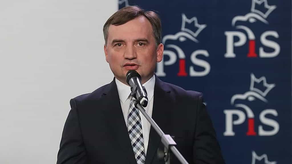 Polish ex-minister facing prosecution granted asylum in Hungary