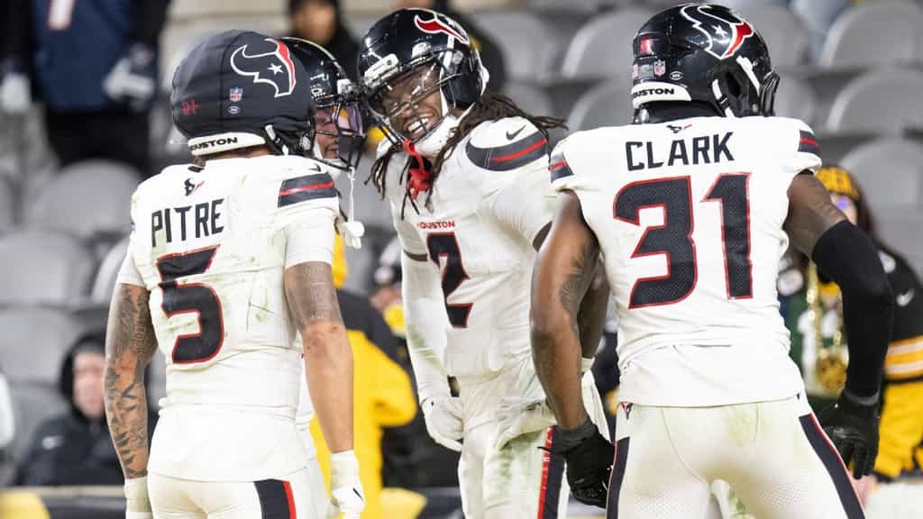 Defense carries Texans past Steelers, into divisional round - ESPN