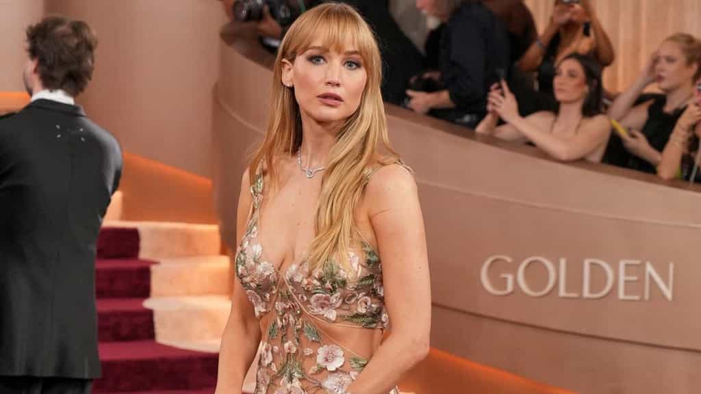 Jennifer Lawrence broke the internet with her boldest look ever at Golden Globes 2026: ‘I’m naked, I might as well…’