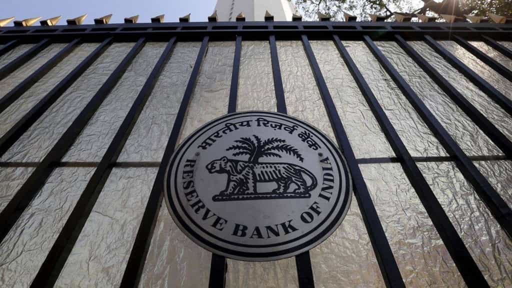 RBI proposes reopening urban co-operative banks’ licenses; favours large credit societies