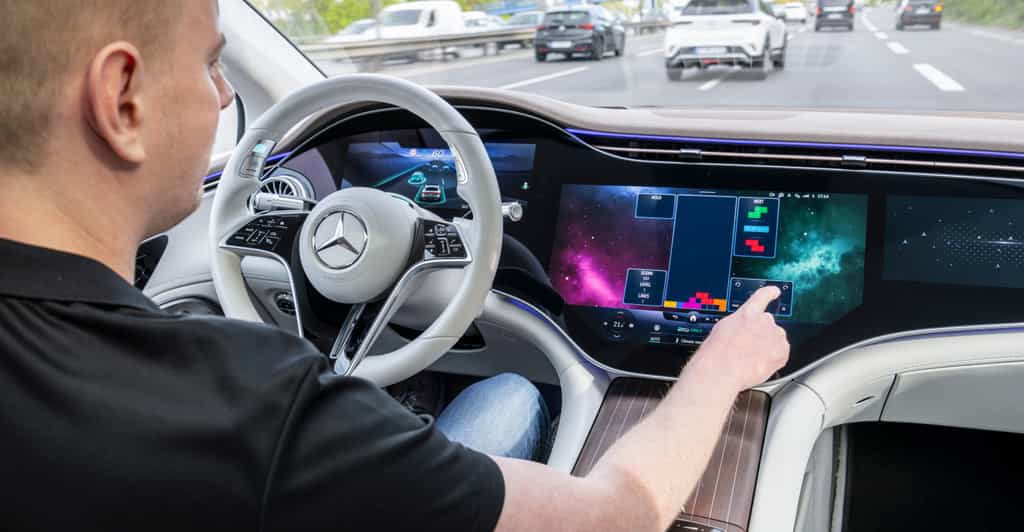 Mercedes temporarily scraps its Level 3 ‘eyes-off’ driving feature
