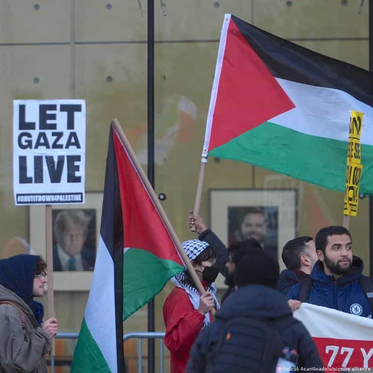 Should EU leaders sit on Trump's 'Board of Peace' for Gaza?