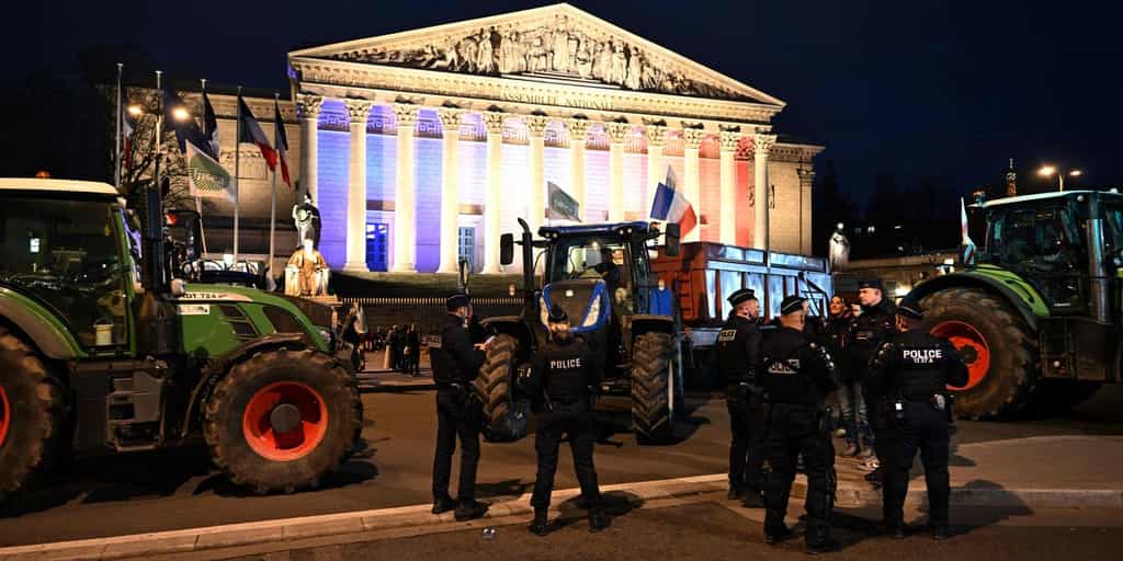 EN DIRECT, colère des agriculteurs : la FNSEA constate que ses propositions « résonnent auprès des décideurs publics », mais poursuit la mobilisation