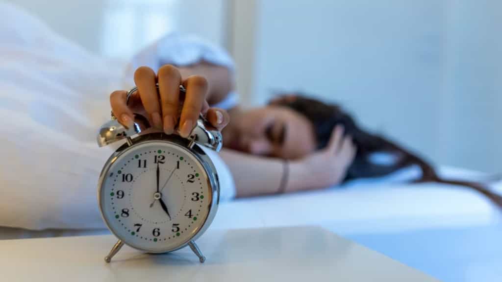 Just 5 extra minutes of sleep and 2 more minutes of walking a day can add a year to your life, says Lancet study
