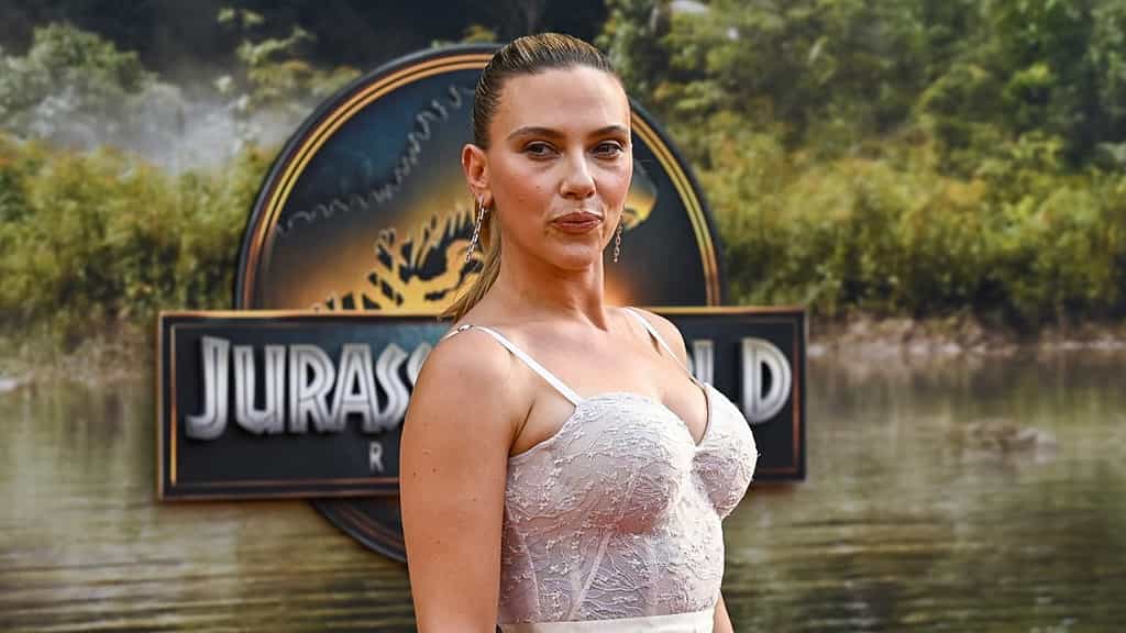 Who has dethroned Scarlett Johansson as highest grossing actress?