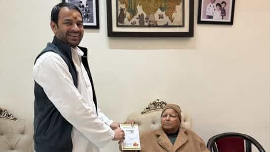 Tej Pratap Yadav reunites with estranged father Lalu Yadav in ‘dahi chuda’ ceremony