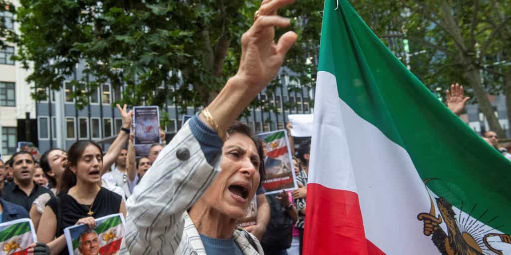 EN DIRECT, Iran : les autorités iraniennes appellent à saisir les biens des manifestants