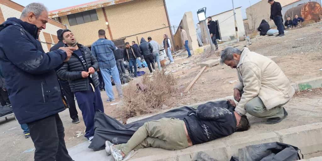 En Iran, la répression connaît une ampleur inédite : « Il y avait deux ou trois couches de corps entassés les uns sur les autres dans les hangars »