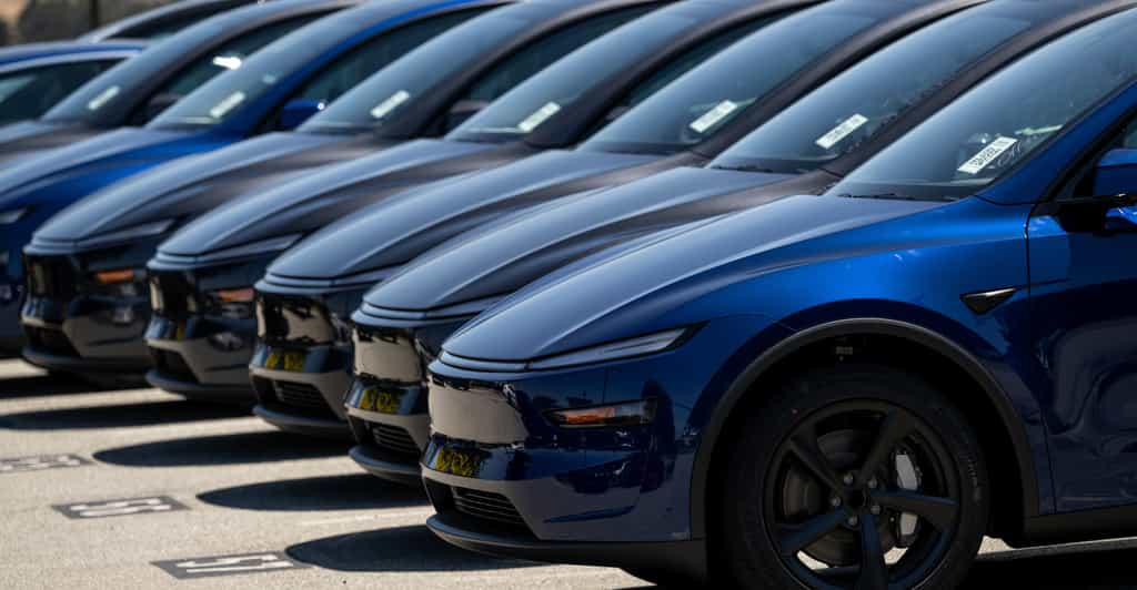 Tesla to stop selling FSD as a standalone package and switch to subscription only