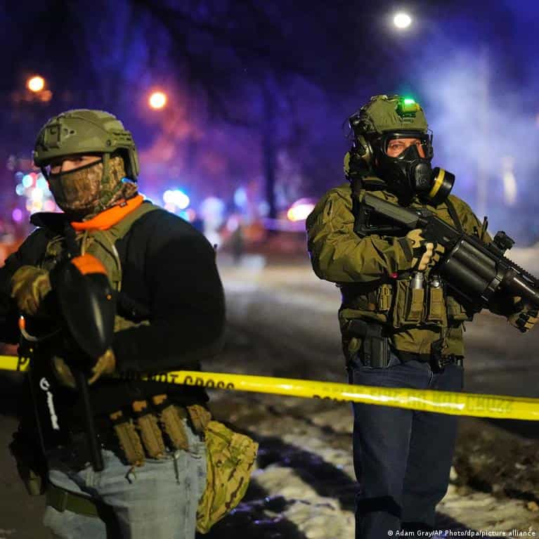 Minneapolis: Officer shoots person in leg during arrest